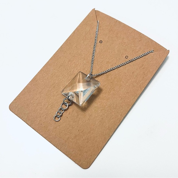 Elegant Silver Pendant Necklace - Picture 1 of 1